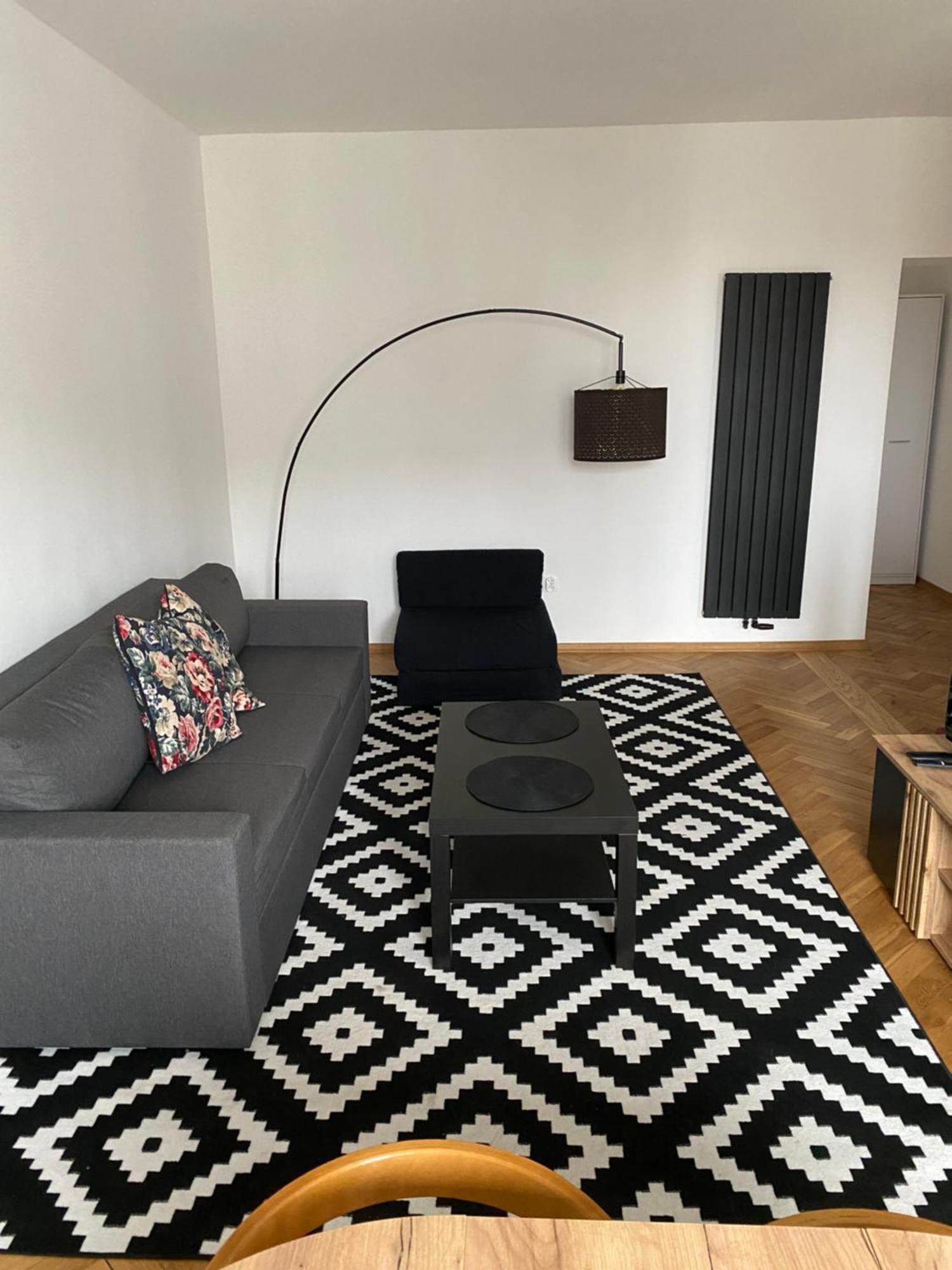 Ohmyhome - Plac Pieciu Rogow - Centrum Warsaw Exterior photo